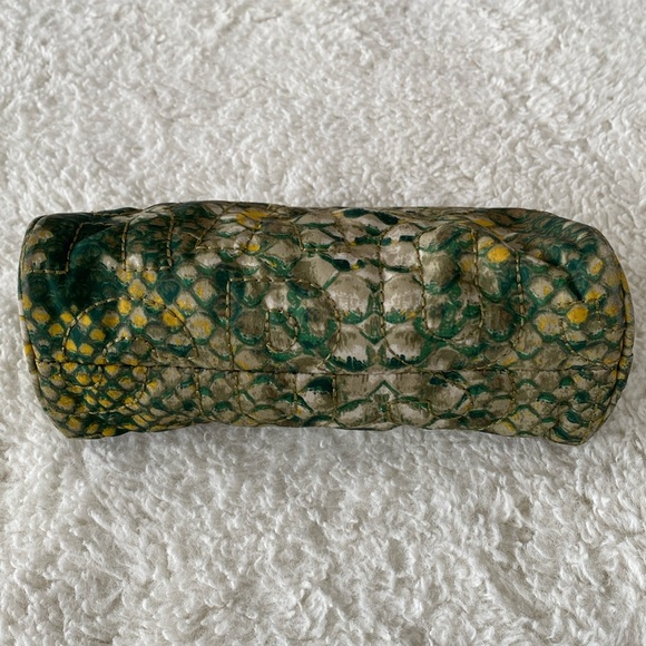 ❤️ Marc Jacobs Snake Print Quilted Cosmetic Case - Picture 8 of 11